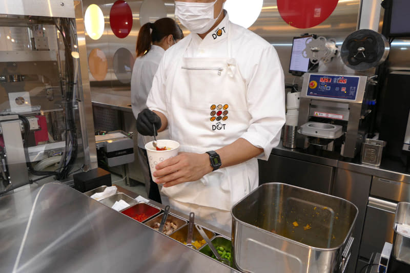 人とロボットのコラボレーションは恵比寿「香味麺房」のコンセプトと同じ