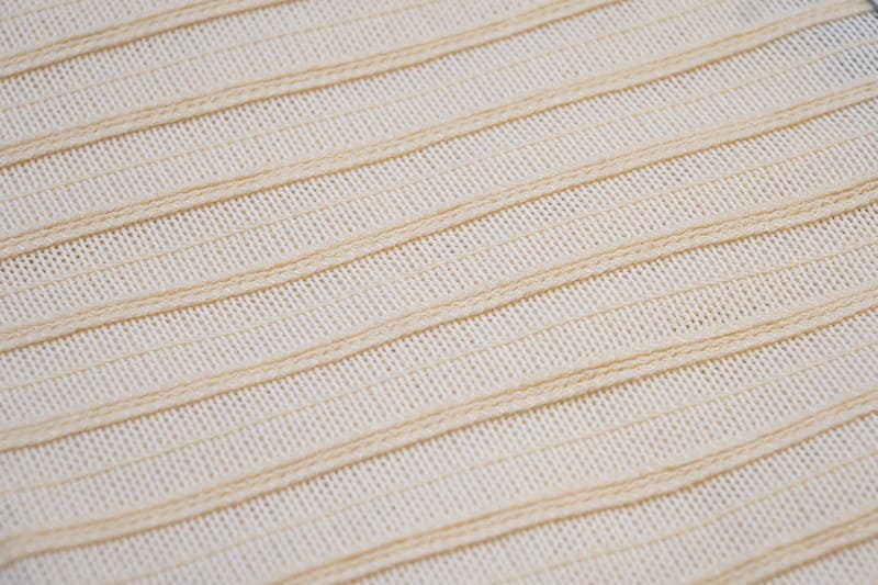 生地表面に凹凸を施している