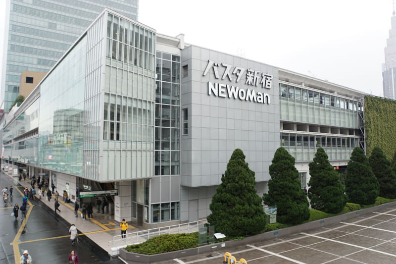 多くの高速バスが発着するバスタ新宿