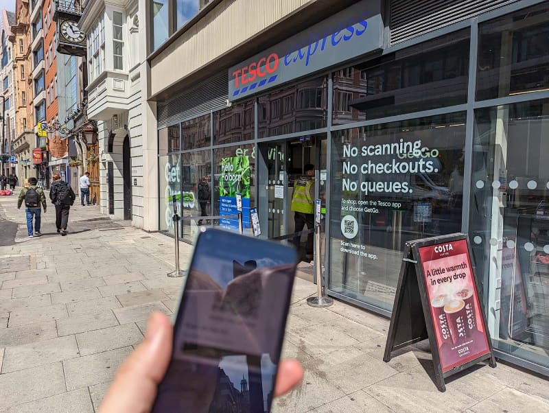 英ロンドンのホルボーンにあるTesco Express店舗の1つは無人レジ店舗