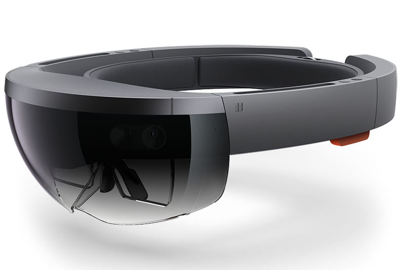 マイクロソフトの「HoloLens」。日本での発売は2017年2月