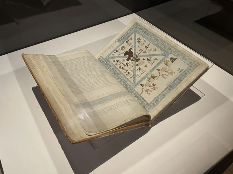 スペイン制服後の1541年頃に、先住民が記録した《メンドーサ絵文書(複製)》。原品はメキシコ国立人類学歴史図書館に収蔵されている