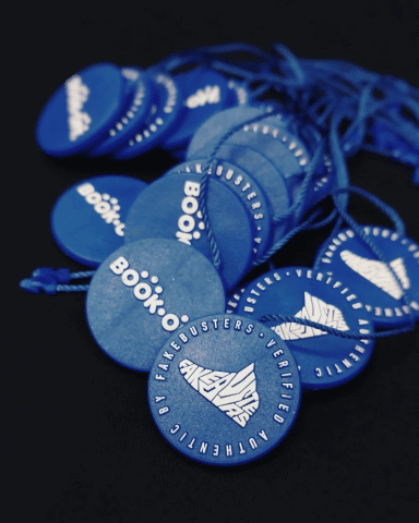 BOOKOFF、スニーカーの真贋鑑定を強化 鑑定品に「ブックオフタグ