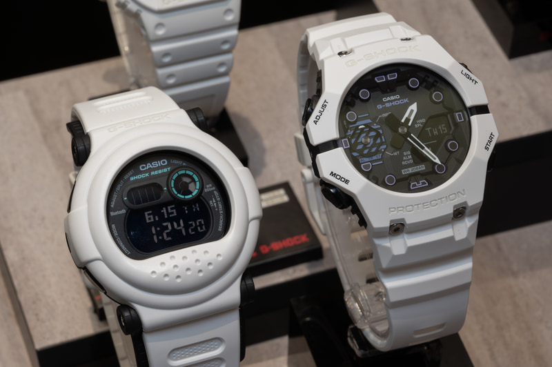 左からG-B001SF、GA-B001SF