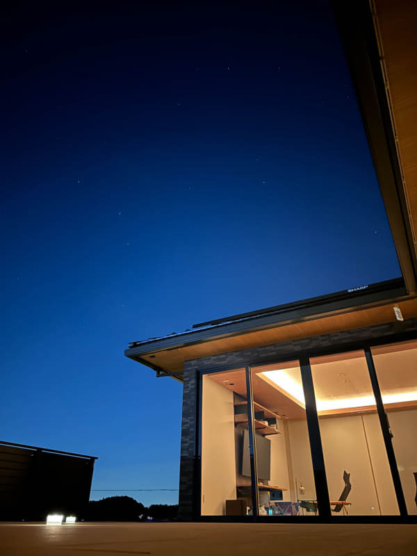 ワイん家と北斗七星。太陽光発電は天文とかの知識も重要