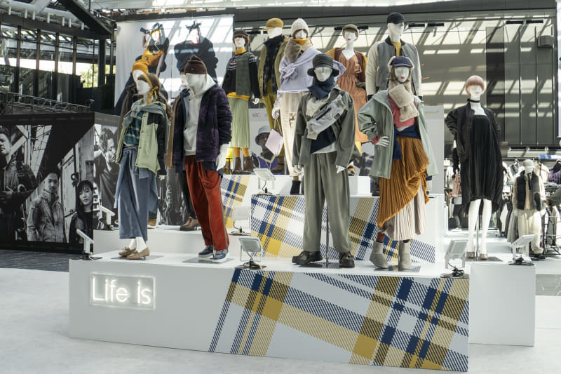 life isをテーマにした展示