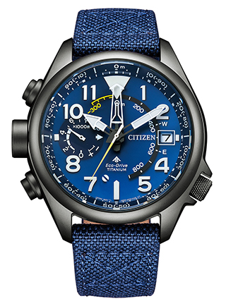 シチズン、⾼度と⽅位をアナログで表⽰する「アルティクロン