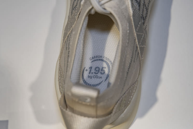 中敷にも「1.95kgCO2e」が記されている
