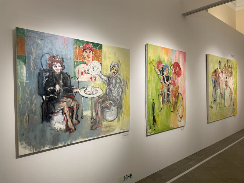 現代アーティスト・横尾忠則さんが描いた、102作の寒山拾得が、表慶館に所狭しと展示されている