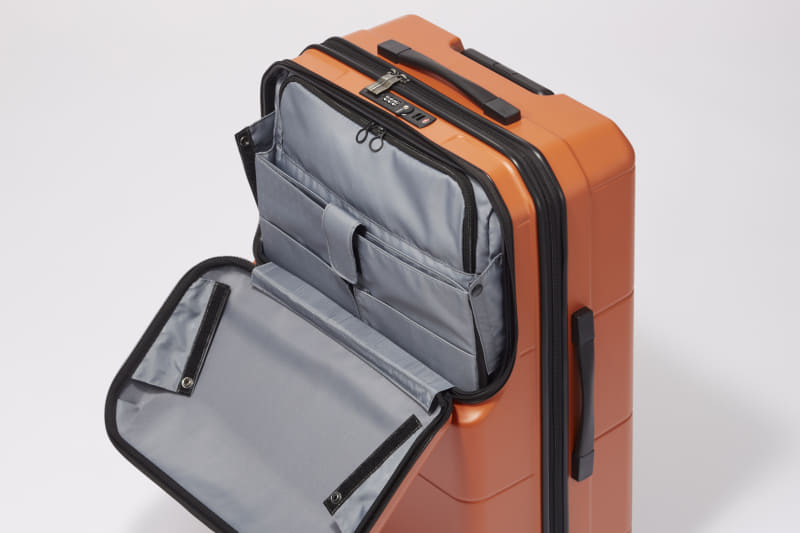 フロントポケット