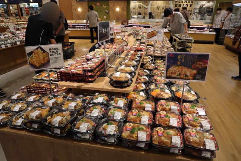 イートインコーナーも展開