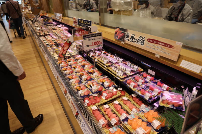 イートインコーナーも展開