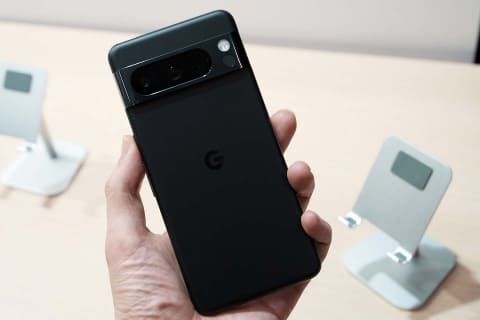 小さくなった「Pixel 8」と最上位「Pixel 8 Pro」 AI活用で“顔