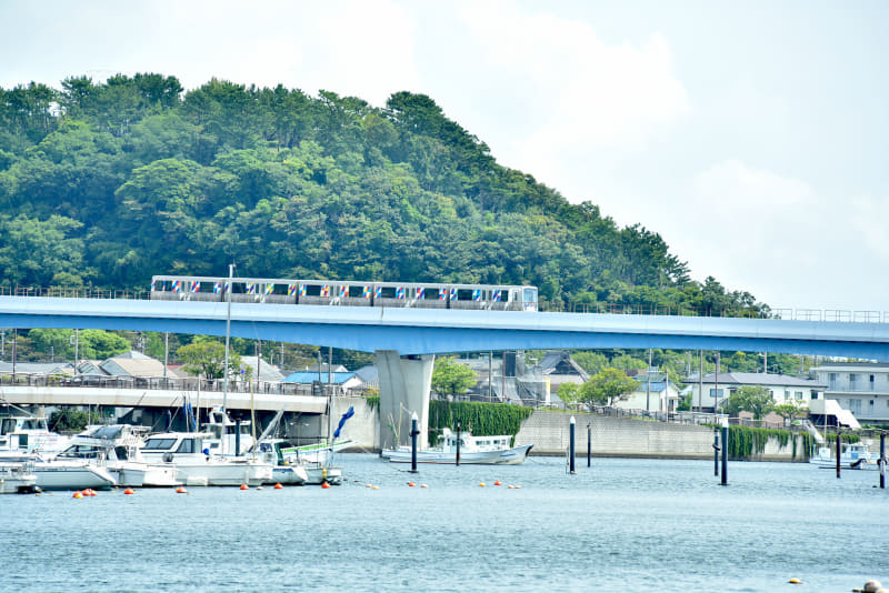 平潟湾を走るシーサイドライン