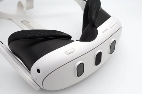 レビュー】MR機能の進化が凄い 新定番VRゴーグル「Meta Quest 3