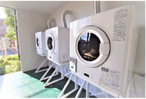 衣類乾燥機付きトレーラーハウス 内観