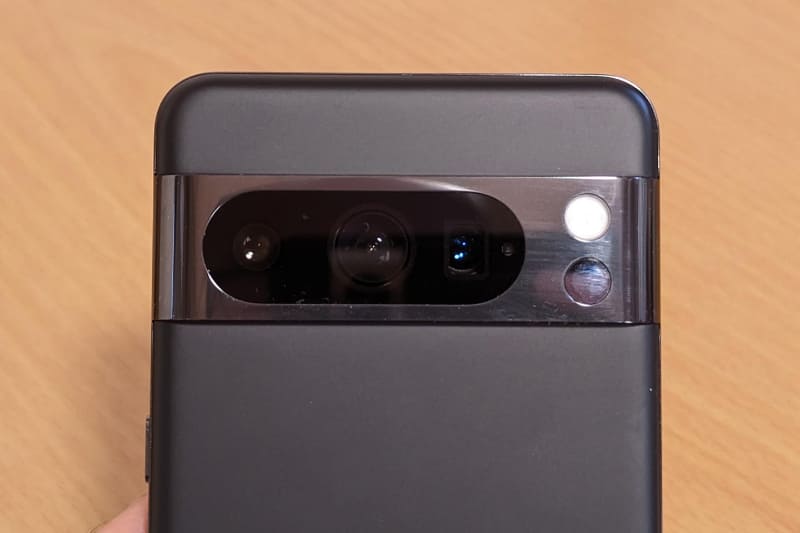 カメラバーのデザインが微妙に違います