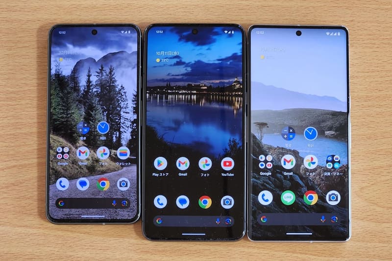 左から順にPixel 8、Pixel 8 Pro、Pixel 7 Pro。画面の四角の丸みが、Pixel 8 ProとPixel 7 Proで若干違うのが分かるでしょうか?