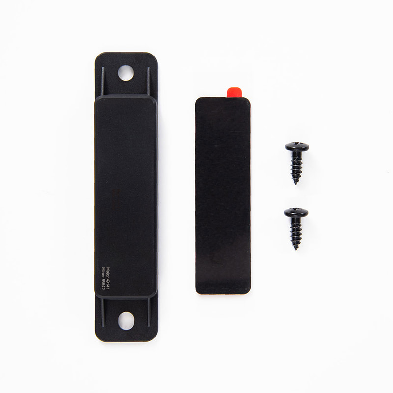 両面テープとネジが付属