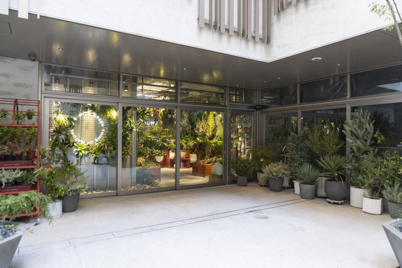 小径内に店を構える「SOLSO HOME」