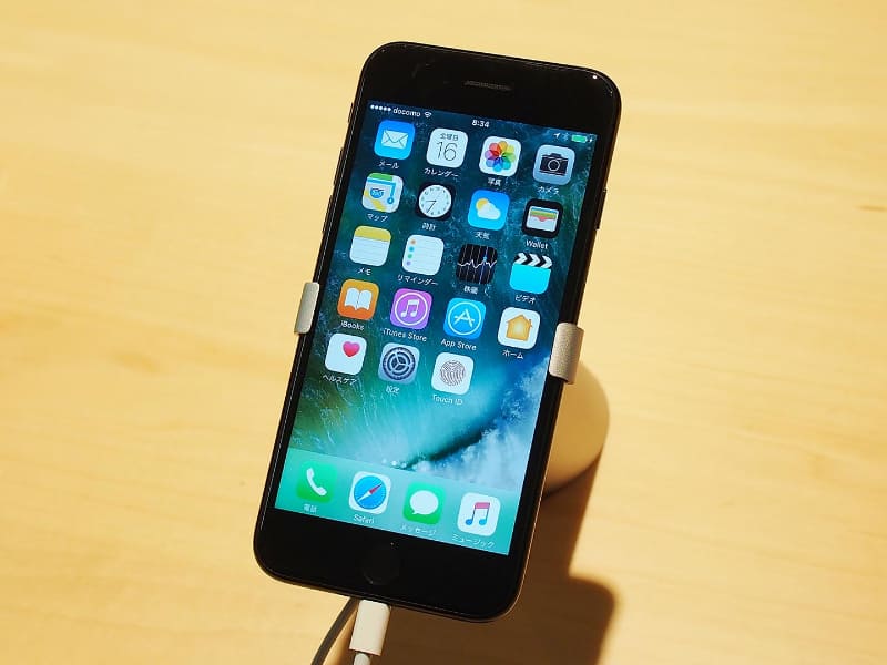 今から7年前に登場したスマホの一例。iPhoneでいえばiPhone 7/7 Plusが、それに当てはまる。さすがにアップルも、同モデルへのアップデートは打ち切っている