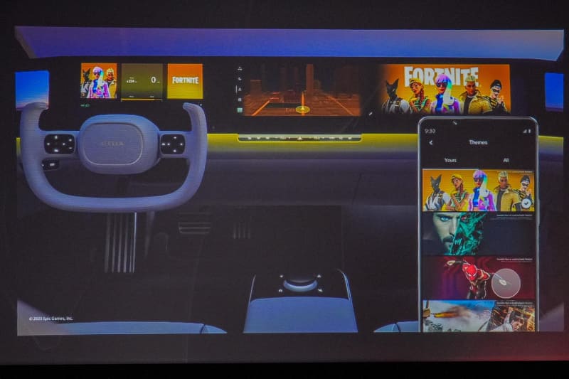 AFEELAのコントロールパネル。これらの「スキン」デザインのほか、助手席などでも使える「アプリ」が開発対象の1つ