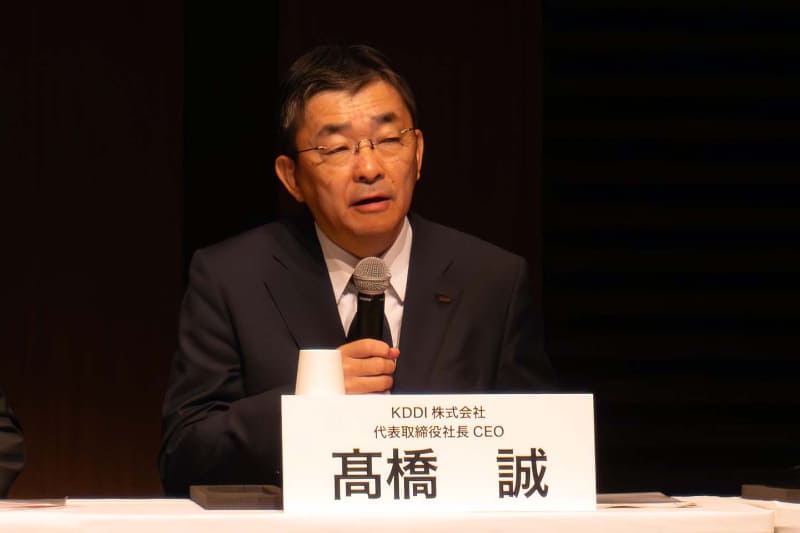 ソフトバンク・社長執行役員兼CEOの宮川潤一氏と、同社の主張