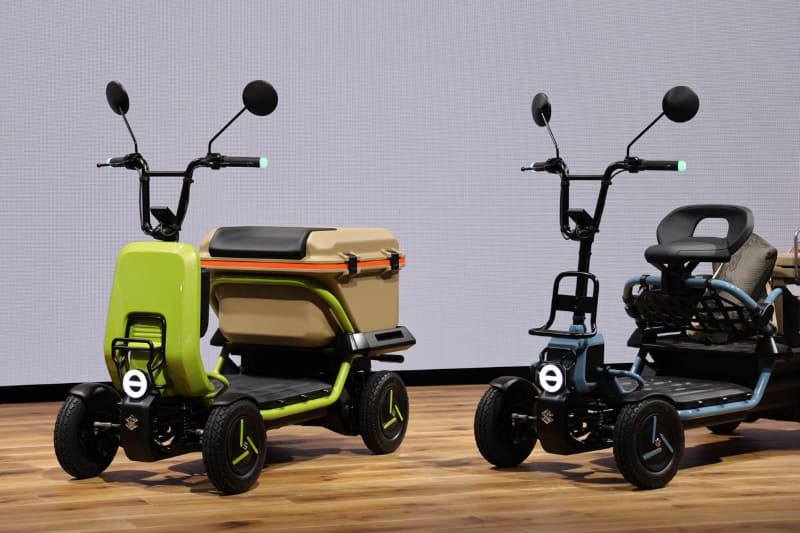 「SUZU-RIDE」(左)と「SUZU-CARGO」