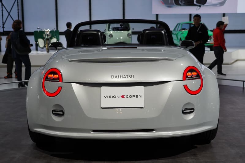 リアビューもステキ。しかし、マフラーの開口部は見当たらない