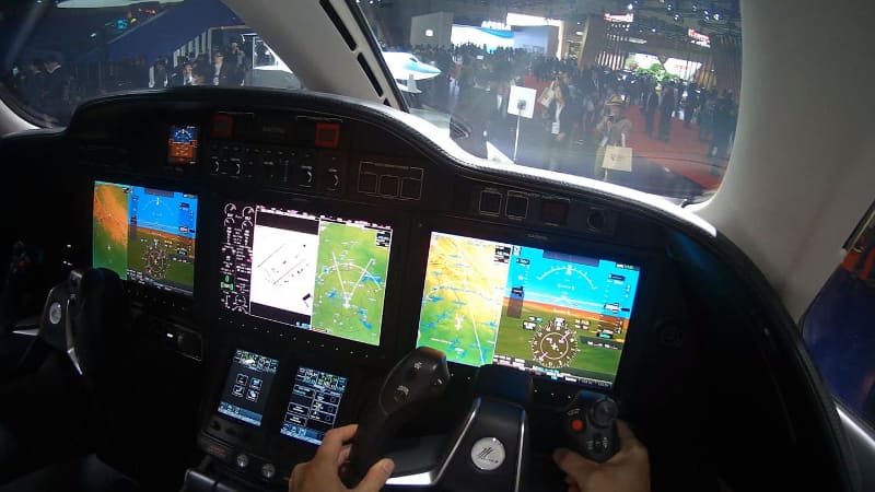 操縦席にも実際に座れるぞ!