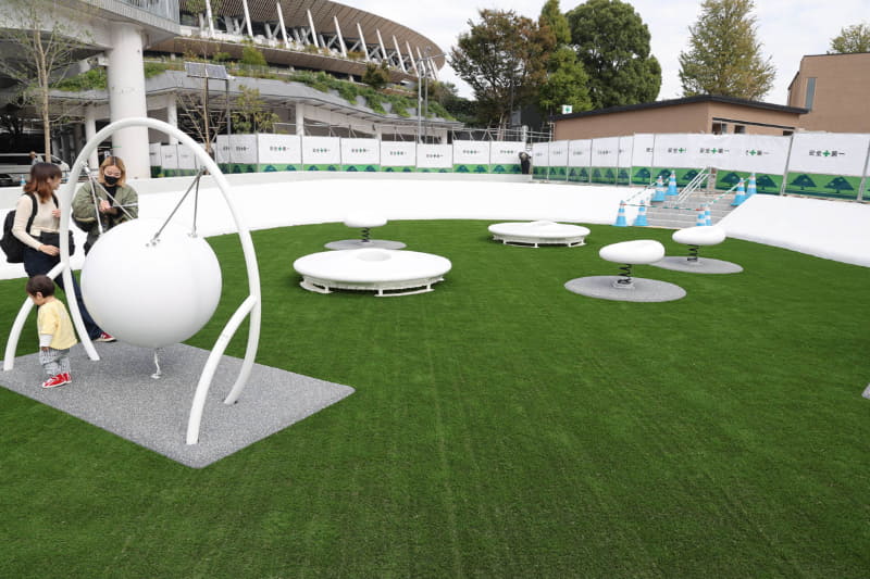 外周部は子供が滑り台にできる