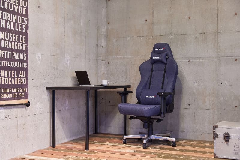 デニム生地本来のインディゴブルーカラーがインテリアに溶け込みます