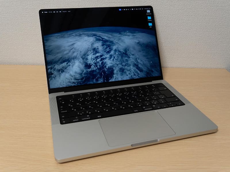 M1 Pro搭載版のMacBook Pro・14インチモデル。写真は2021年秋発売のもの。デザインはこの時に刷新された