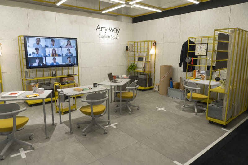 ボトル型モバイルバッテリーが展示されているエリア