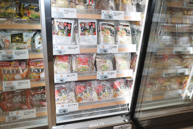 全国各地の有名ラーメン店の商品も取り扱う