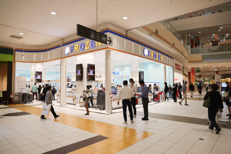 ＠FROZENとして初めて、専門店が建ち並ぶエリアでの出店