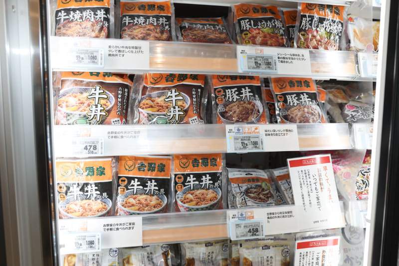 各種チェーン店の商品も根強い人気がある