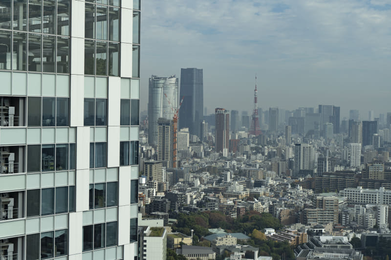 11月24日に開業した麻布台ヒルズなども見える。写真左の目の前の建物は渋谷ストリーム