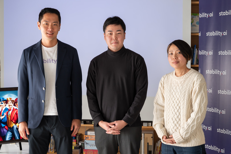 左から、Stability AI Japan 代表のJerry Chii氏、Fotographer AI CEOの鈴木麟太郎氏、Stability AI 事業開発マネージャーの中山千春氏