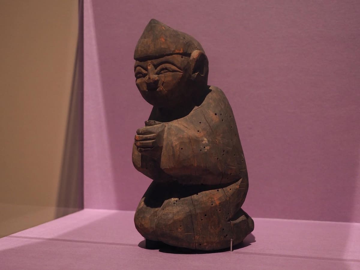 右衛門四良作《童子跪坐像》江戸時代(18世紀後半)・法蓮寺・青森県十和田市