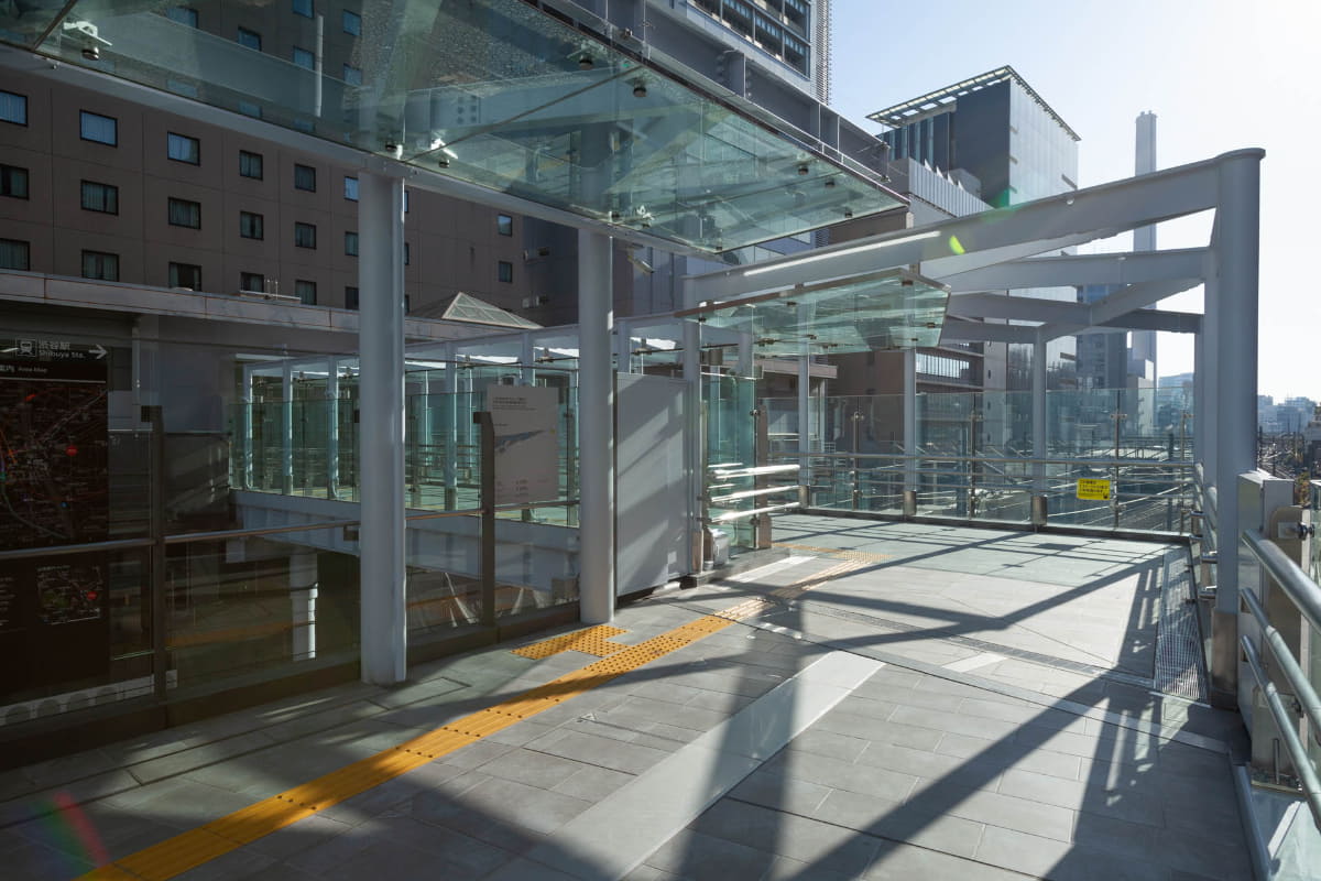 サクラステージ側から見た南通路