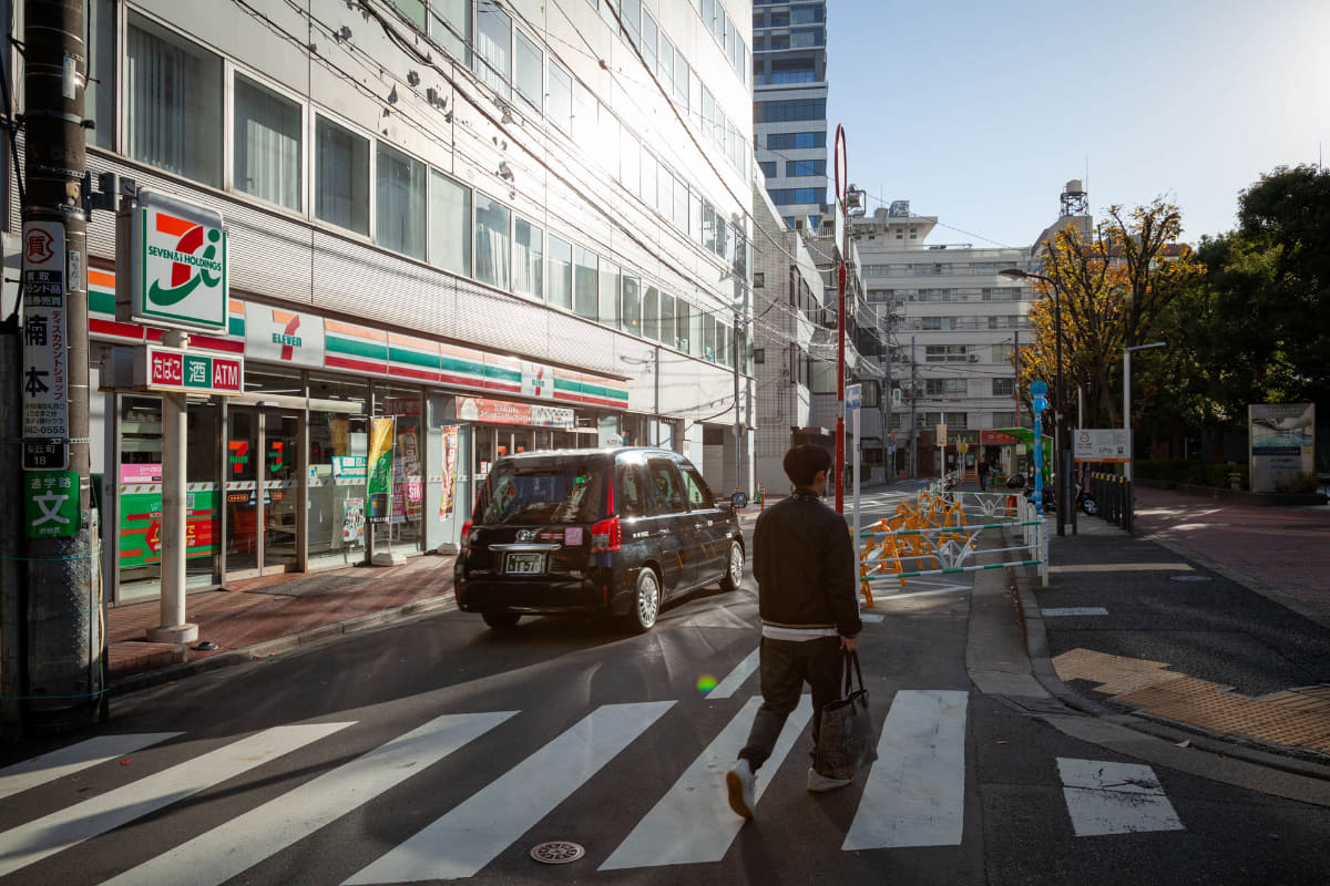 他方で、区道448号線は区道432号線方面への一方通行になった。突き当たりで右折は可能