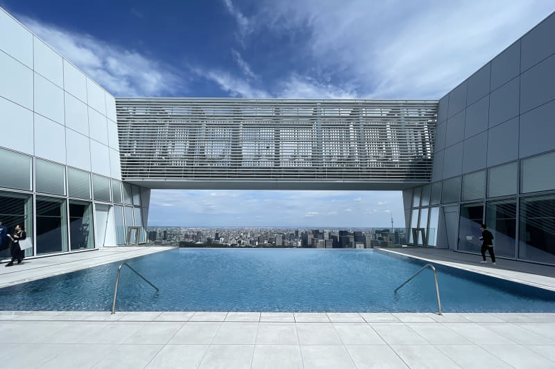 SKY GARDEN & POOL