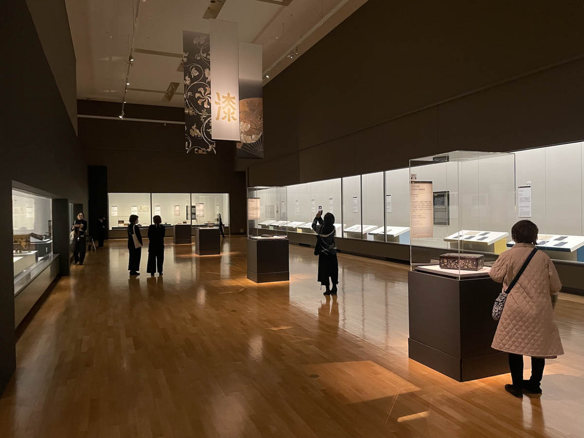 第2章「謡本と光悦蒔絵」の展示風景