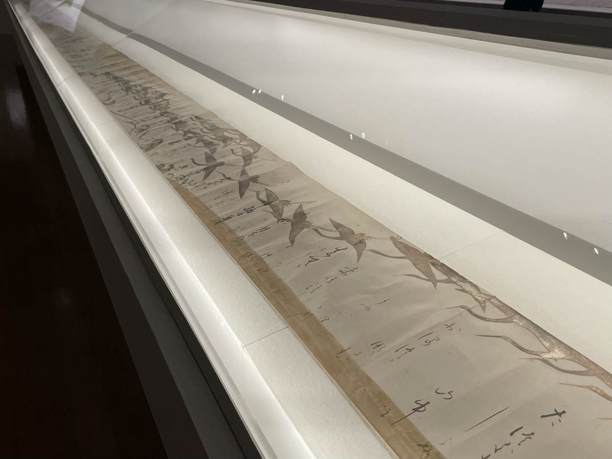 本阿弥光悦筆・俵屋宗達下絵《鶴下絵三十六歌仙和歌巻》(京都国立博物館)