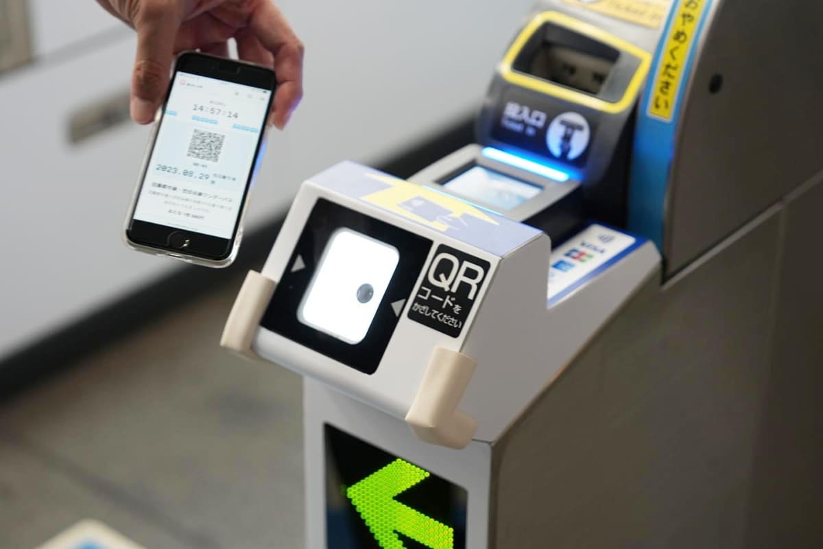QRコードで乗車(写真は田園都市線)