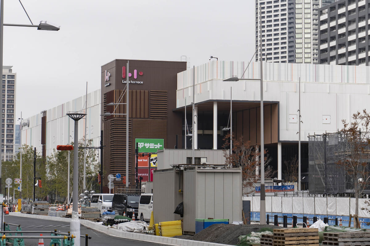 三井ショッピングパーク ららテラスHARUMI FLAG(2023年12月撮影)