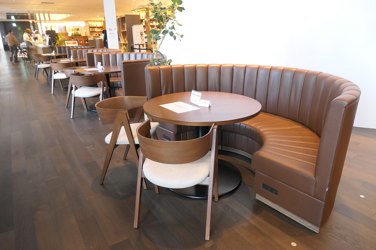 ソファ席も充実