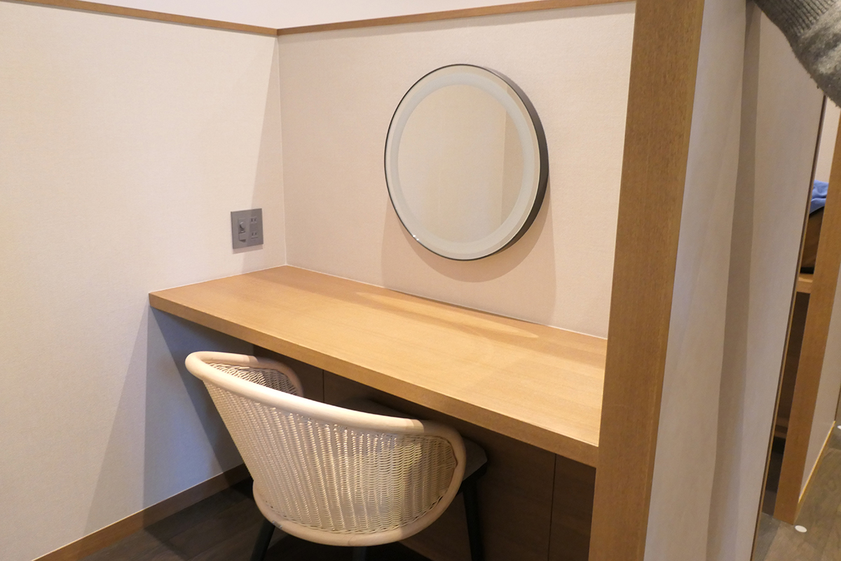 女優ミラー付きブース