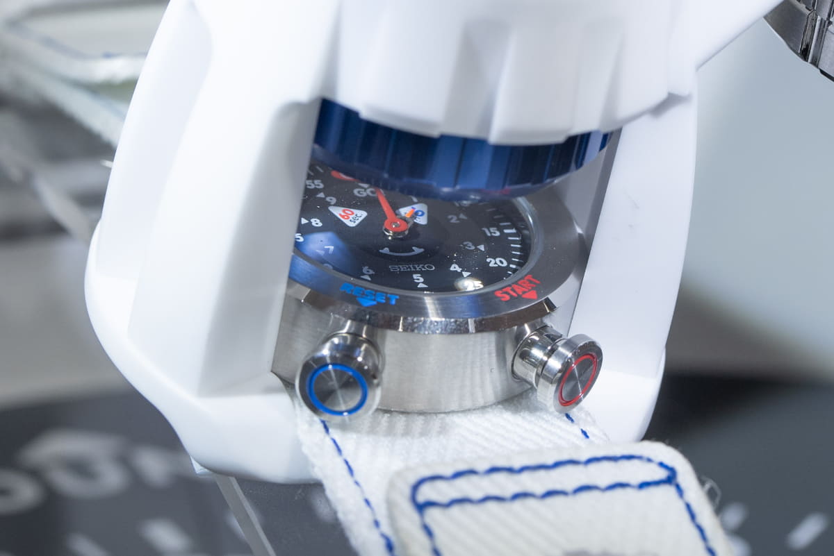 内部の時計本体も格好良い